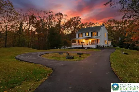 30 Ledgewood Ct, East Stroudsburg, PA 18302