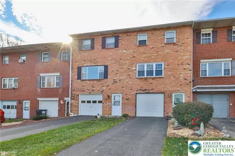3149 Lucas Dr, Bethlehem, PA 18017