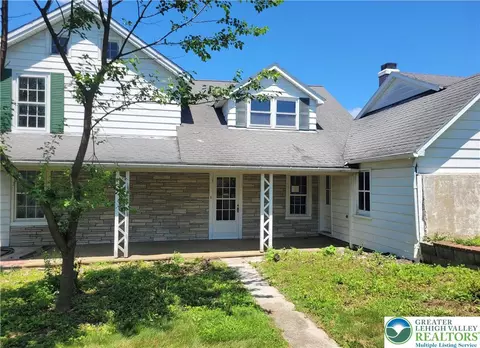 3489 W Walker Rd, Walnutport, PA 18088