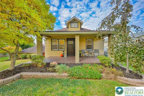 1390 New Jersey Ave, Hellertown, PA 18055