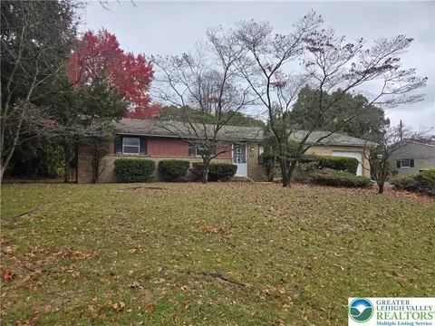3735 Highland Rd, Schnecksville, PA 18078