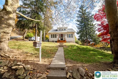 1105 Loxley Ln, Allentown, PA 18103