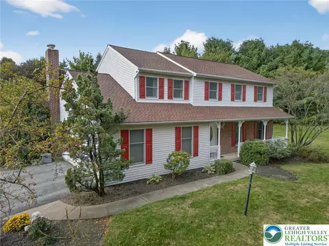 3746 Apple Rd, North Whitehall Twp, PA 18069