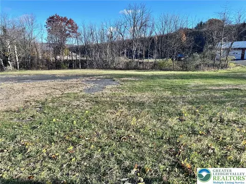 7759 Center St, Washington Twp, PA 18080
