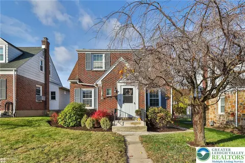 530 Lechauwecki Ave, Fountain Hill, PA 18015
