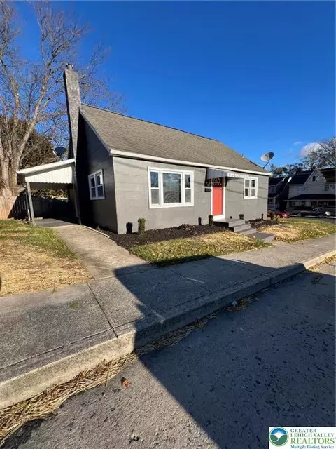 32 N Front St, Coplay, PA 18037