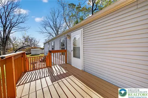 5 Woodview Ct, Bath, PA 18014 photo 5
