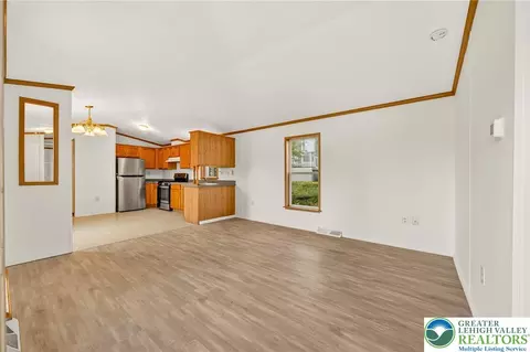 5 Woodview Ct, Bath, PA 18014 photo 7