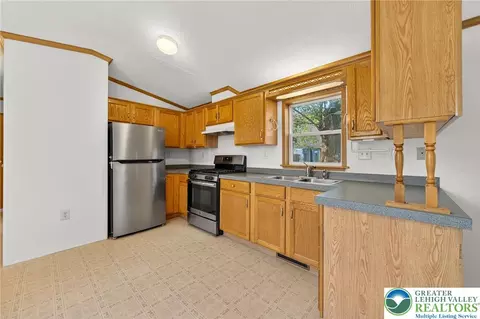 5 Woodview Ct, Bath, PA 18014 photo 12