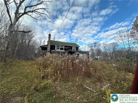 27 Richland Rd, Covington Twp, PA 18444