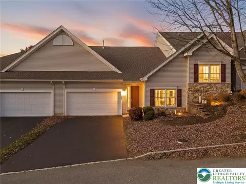 8 Kent Ln, Palmer Township, PA 18045