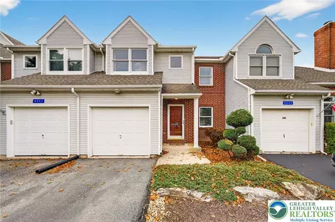 8053 Cross Creek Cir, Macungie Twp, PA 18031