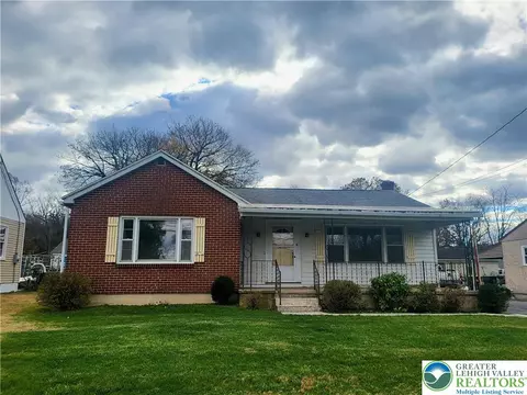 4788 Buckeye Rd, Emmaus, PA 18049