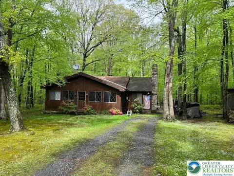 119 Little Mud Pond Rd, Dingmans Ferry, PA 18328