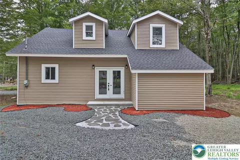 1080 Westside Dr, Newfoundland, PA 18445