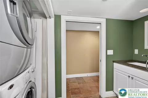 1036 Maple St, Bethlehem, PA 18018 photo 38