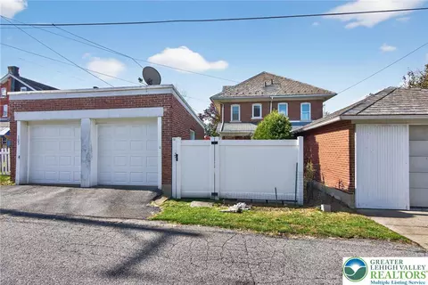 1036 Maple St, Bethlehem, PA 18018 photo 45