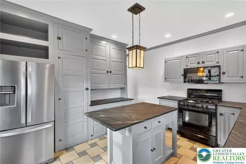 1036 Maple St, Bethlehem, PA 18018 photo 18