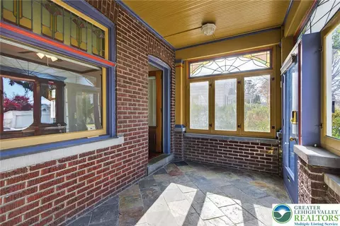1036 Maple St, Bethlehem, PA 18018 photo 4