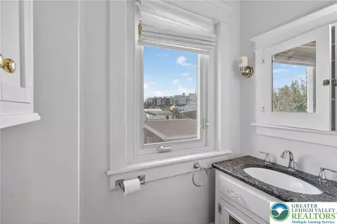 1036 Maple St, Bethlehem, PA 18018 photo 29