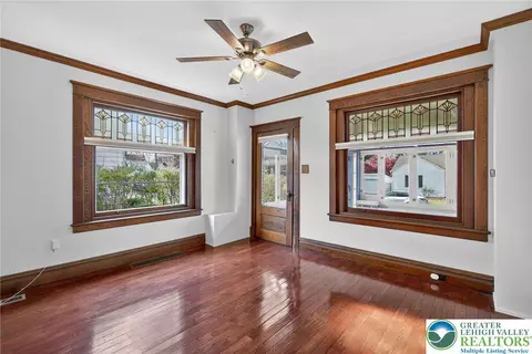 1036 Maple St, Bethlehem, PA 18018 photo 8