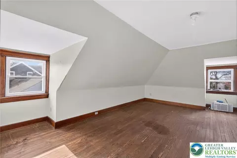 1036 Maple St, Bethlehem, PA 18018 photo 32