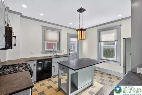 1036 Maple St, Bethlehem, PA 18018 photo 15