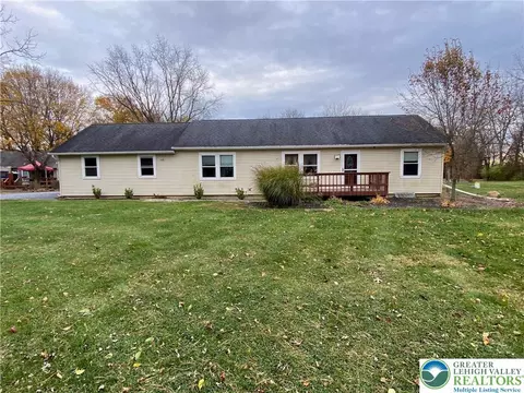 4571 Newburg Rd, Nazareth, PA 18064