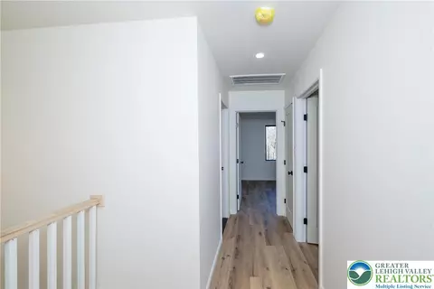 111 Main St, Glendon, PA 18042 photo 17