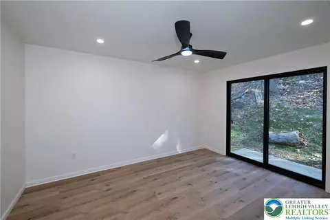 111 Main St, Glendon, PA 18042 photo 9