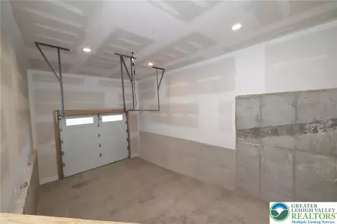 111 Main St, Glendon, PA 18042 photo 29