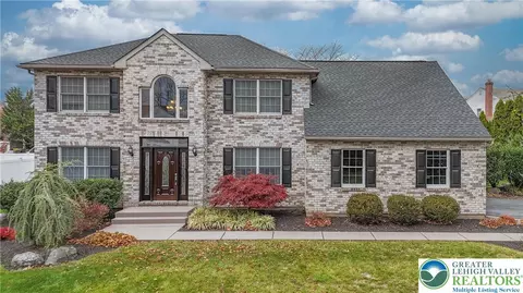 2438 Blue Jay Dr, Nazareth, PA 18064