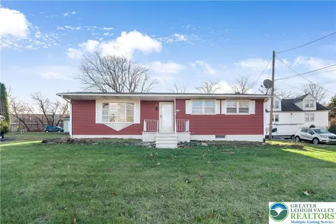 416 Main St, Nazareth, PA 18064