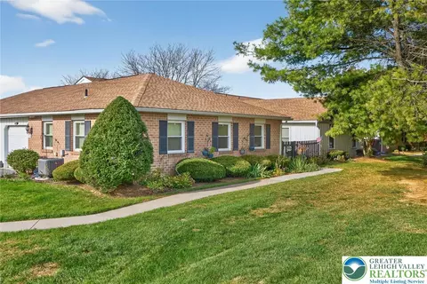 5743 Whitemarsh Dr, Macungie, PA 18062