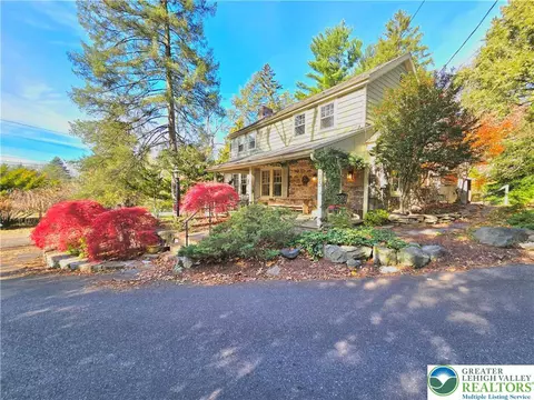 105 Pine Top Trl, Bethlehem, PA 18017