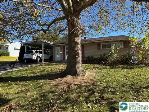1257 Ellsworth Dr, Fullerton, PA 18052