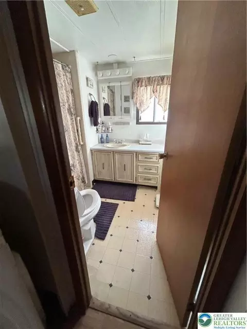 7 Springridge Rd, Bath, PA 18014 photo 5
