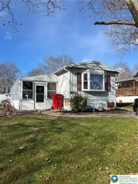 7 Springridge Rd, Bath, PA 18014