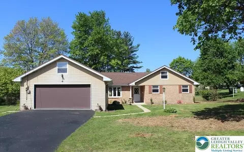 410 S 8th St, Lehighton, PA 18235