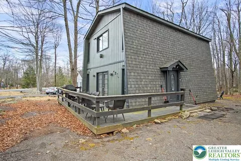 1150 Country Club Dr, Coolbaugh Twp, PA 18466