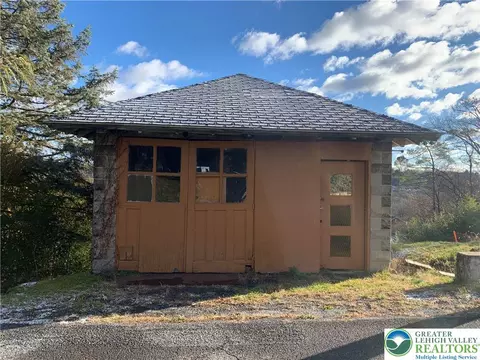 206 Hill St, Slatington Boro, PA 18080