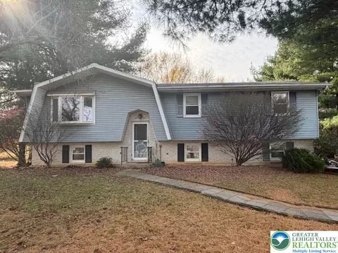 1270 Minesite Rd, Allentown, PA 18103