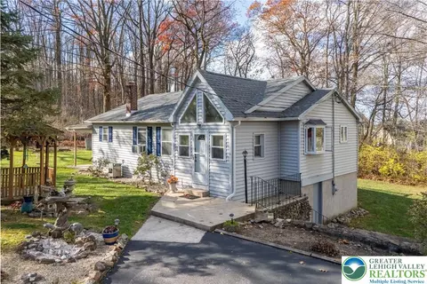 6 Tina Ln, Mertztown, PA 19539