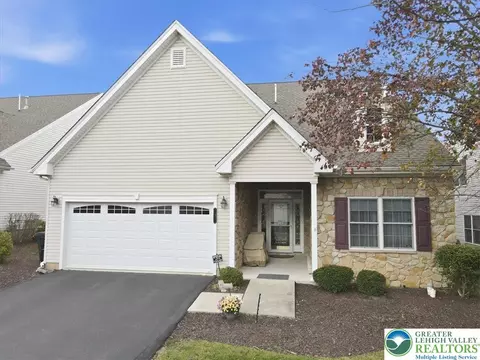 3 Nottingham Ln, Easton, PA 18045