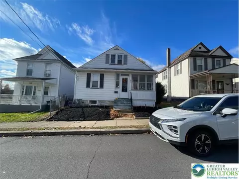 814 Charles St, Luzerne, PA 18709