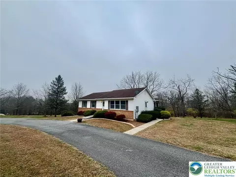 132 Nazareth Dr, Nazareth, PA 18064