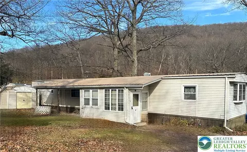 6 Indian Trl, Wind Gap, PA 18091