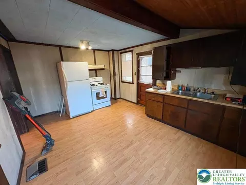 Kitchen - 521 Maple St, Bethlehem, PA 18018 photo 1 of 1
