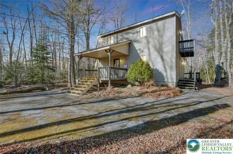 244 Lake Rd, Coolbaugh Twp, PA 18466