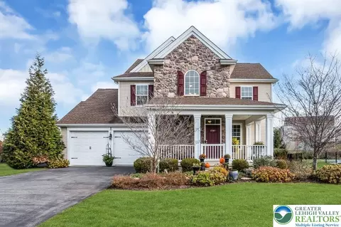 2707 Sheffield Dr, Forks Twp, PA 18040